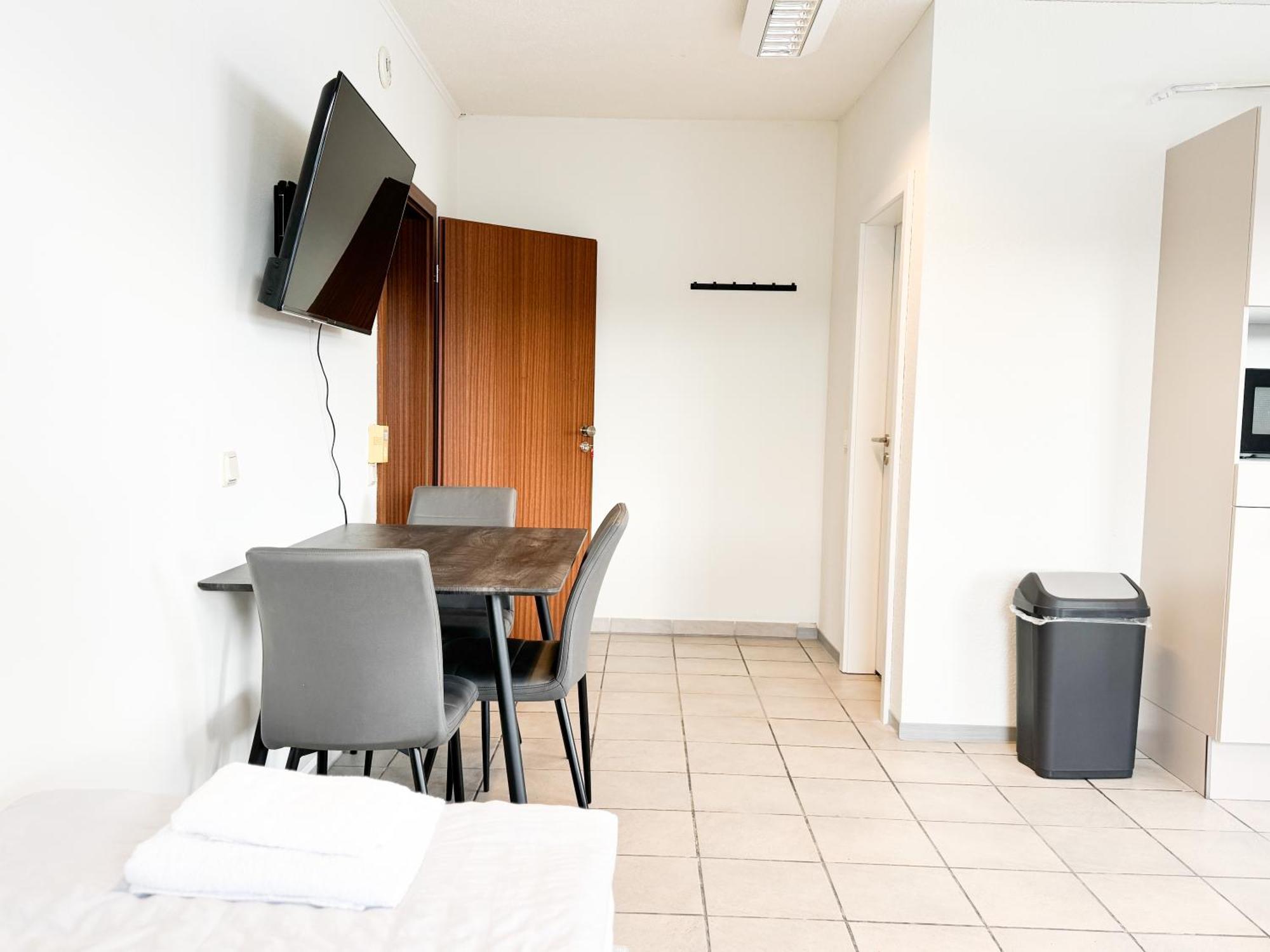 Modern Living Studios Karlsbad Exterior photo